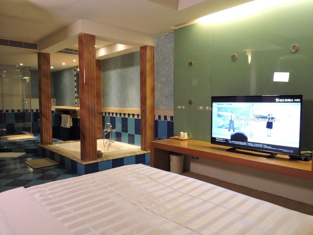 Edinburgh Motel Tainan Exterior foto