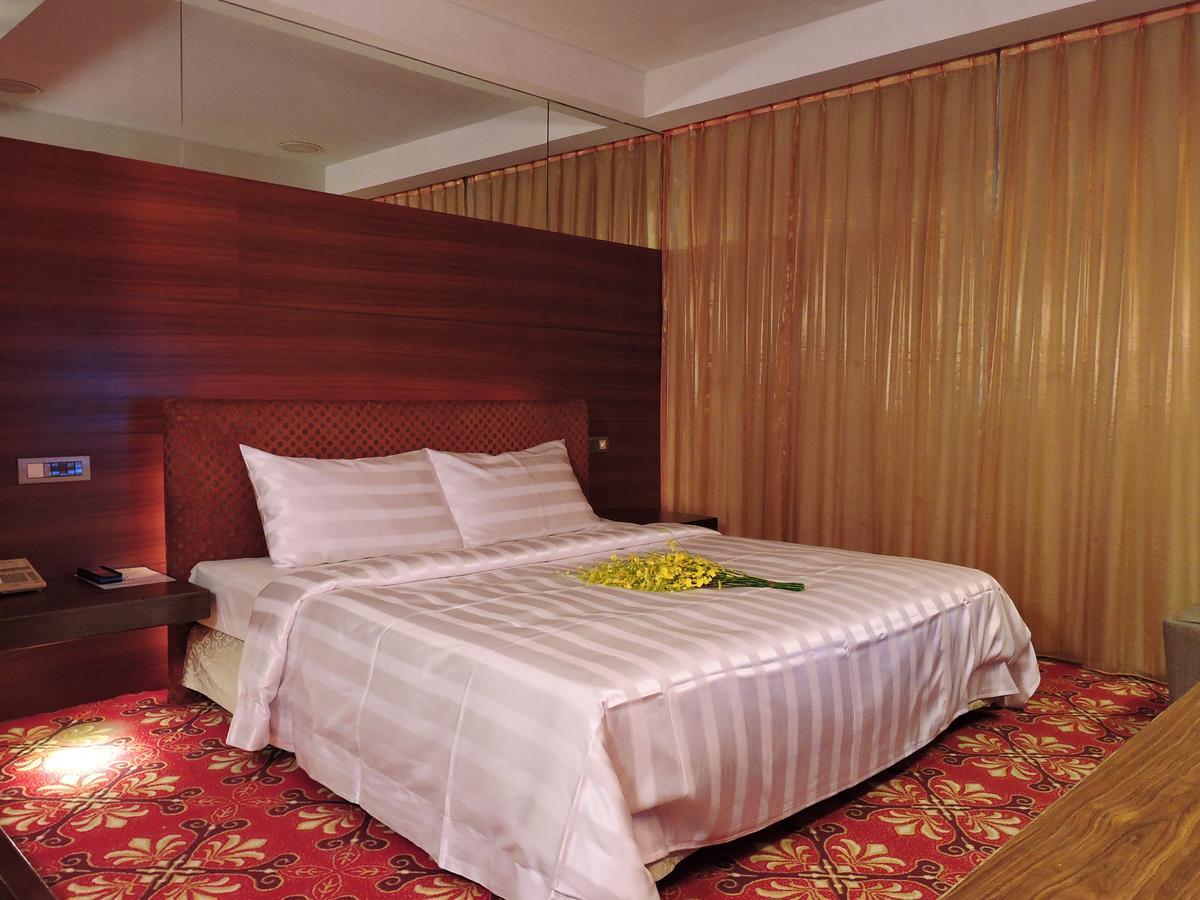 Edinburgh Motel Tainan Exterior foto