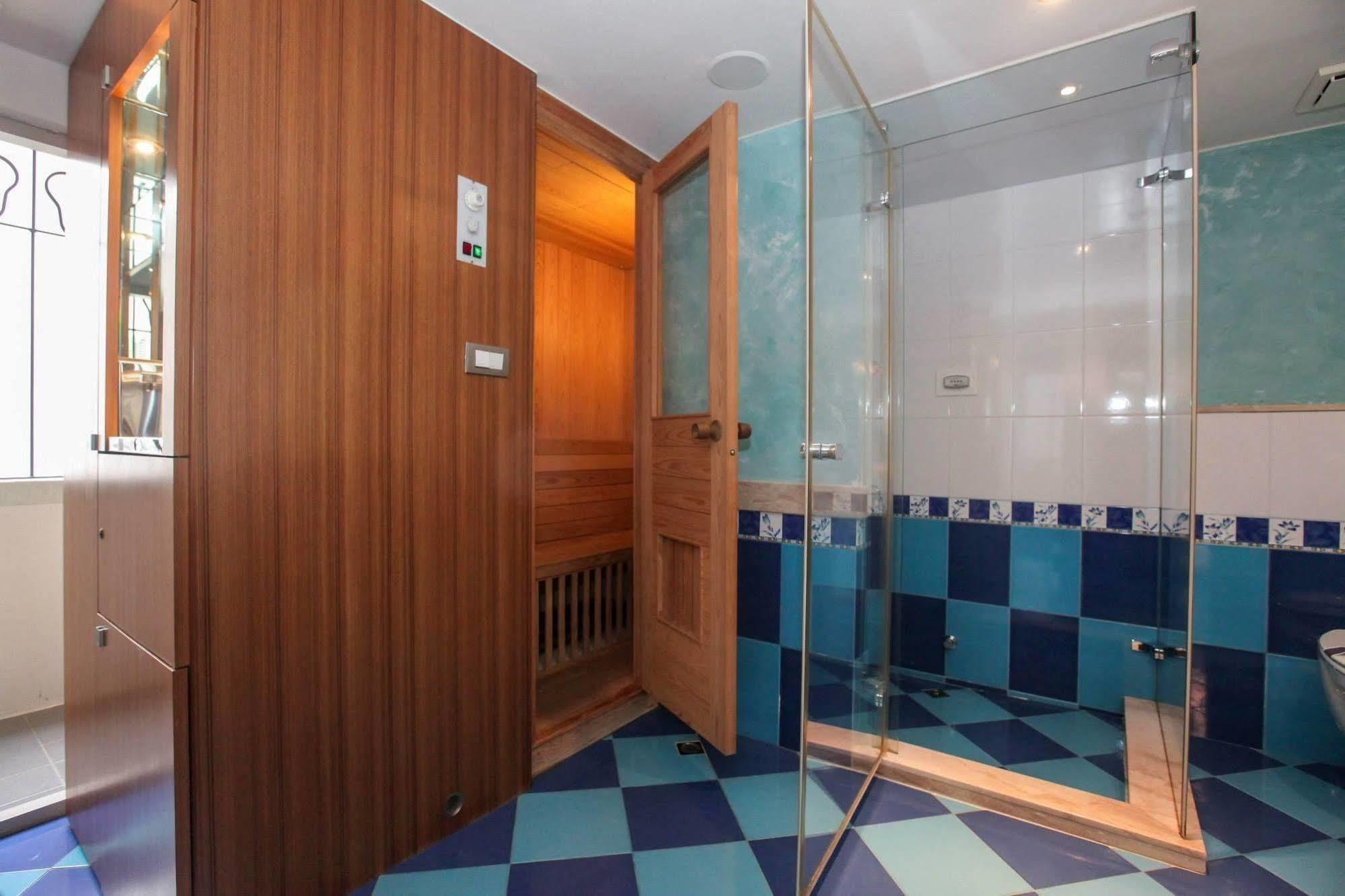 Edinburgh Motel Tainan Exterior foto