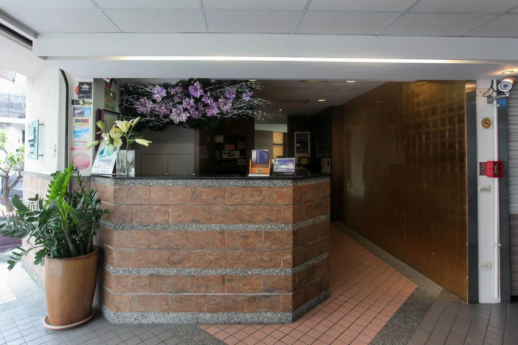 Edinburgh Motel Tainan Exterior foto